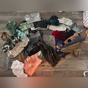 Lot of baby clothes, various sizes and brands
